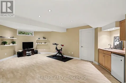 40 Cimarron Crescent Ottawa ON K2G 6E1