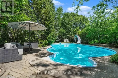 40 Cimarron Crescent Ottawa ON K2G 6E1