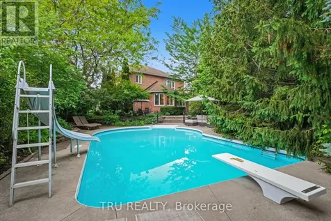 40 Cimarron Crescent Ottawa ON K2G 6E1