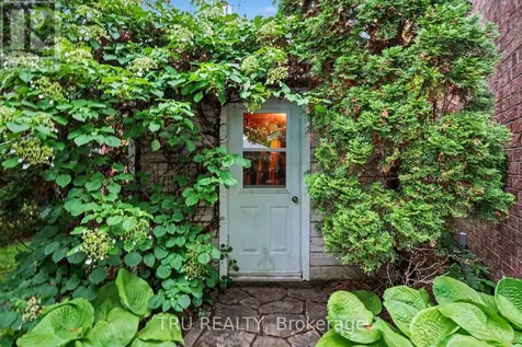 40 Cimarron Crescent Ottawa ON K2G 6E1