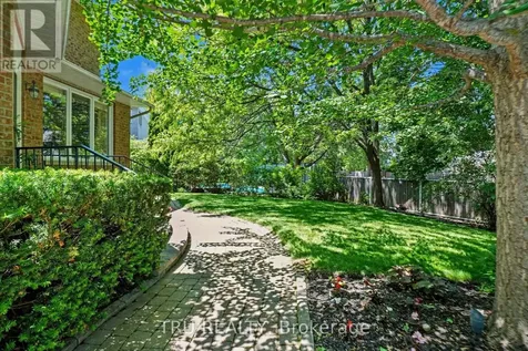 40 Cimarron Crescent Ottawa ON K2G 6E1
