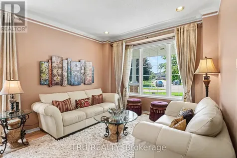 40 Cimarron Crescent Ottawa ON K2G 6E1