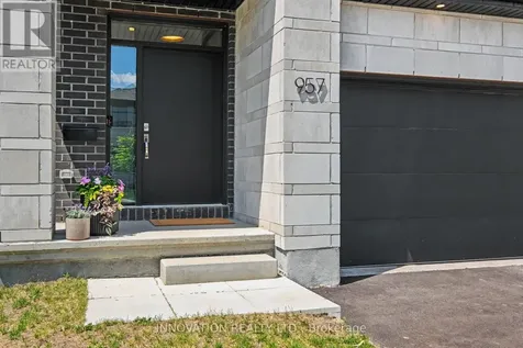 957 Atrium Ridge Ottawa ON K4M 0P3