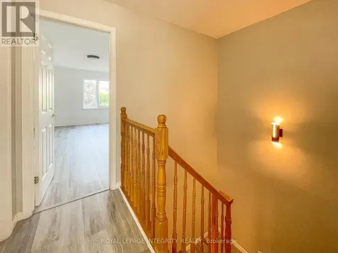 172 Gray Crescent Ottawa ON K2K 3L8