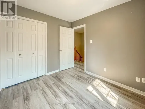 172 Gray Crescent Ottawa ON K2K 3L8