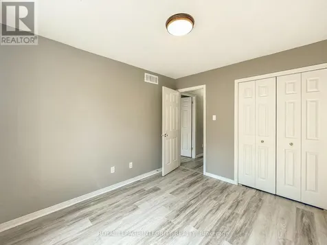 172 Gray Crescent Ottawa ON K2K 3L8