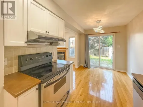 172 Gray Crescent Ottawa ON K2K 3L8
