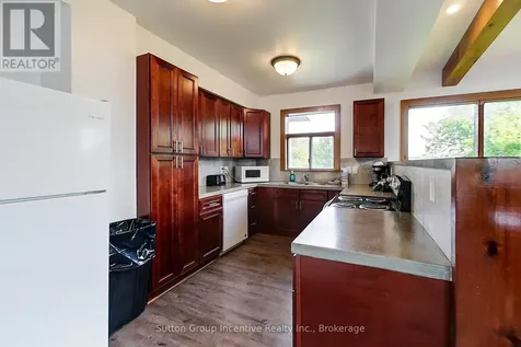 151 Tyrolean Lane Blue Mountains ON L9Y 0N3