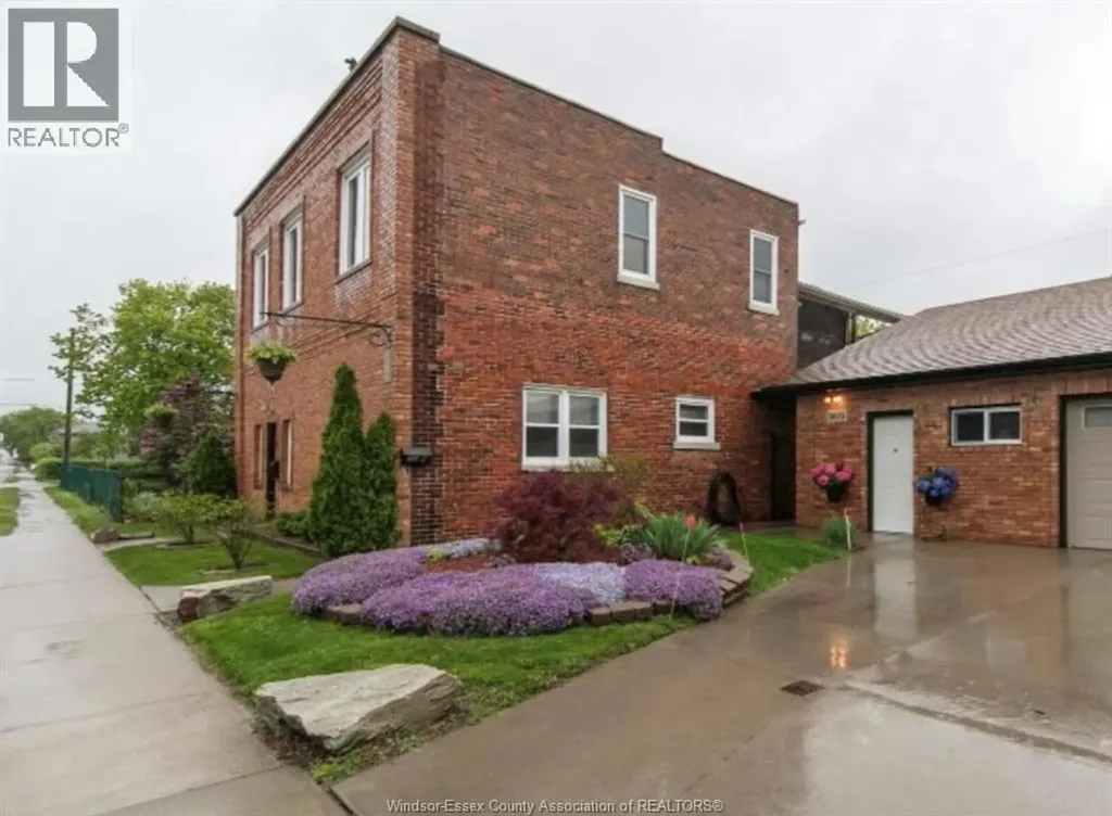 1679 Drouillard Windsor ON N8Y 2S4