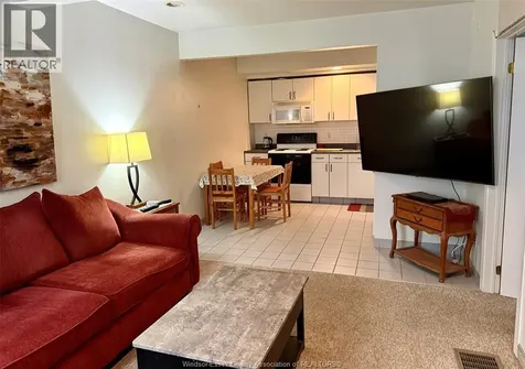 1679 Drouillard Windsor ON N8Y 2S4