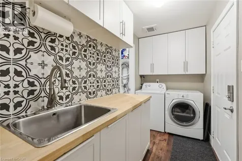 58 Anderson Court Ancaster ON L9G 4Z7