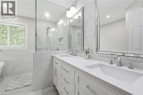 58 Anderson Court Ancaster ON L9G 4Z7