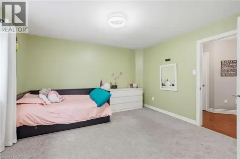 58 Anderson Court Ancaster ON L9G 4Z7