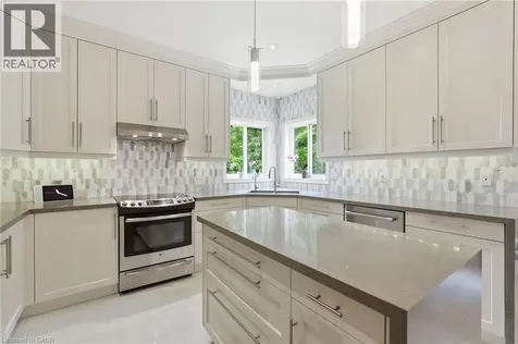 58 Anderson Court Ancaster ON L9G 4Z7