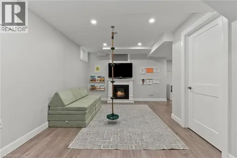 82 Summerberry Way Hamilton ON L9B 0G1