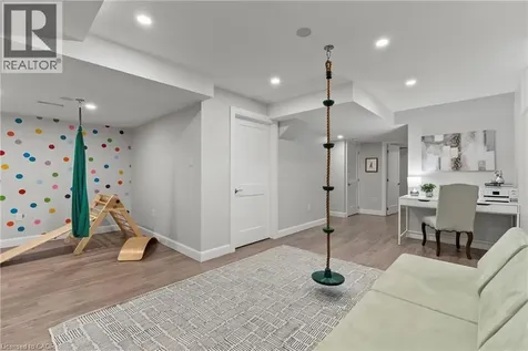 82 Summerberry Way Hamilton ON L9B 0G1