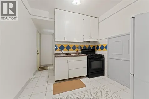759 Glengarry Avenue Windsor ON N9A 1R4