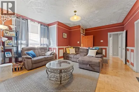 759 Glengarry Avenue Windsor ON N9A 1R4