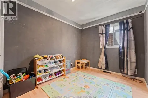 759 Glengarry Avenue Windsor ON N9A 1R4