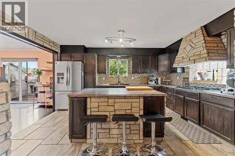 759 Glengarry Avenue Windsor ON N9A 1R4