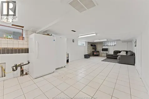 759 Glengarry Avenue Windsor ON N9A 1R4