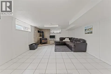 759 Glengarry Avenue Windsor ON N9A 1R4
