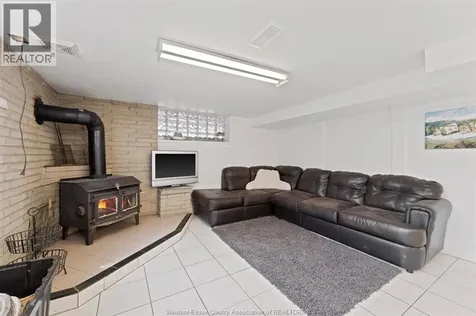 759 Glengarry Avenue Windsor ON N9A 1R4