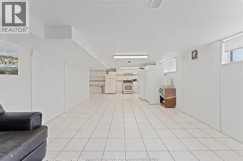 759 Glengarry Avenue Windsor ON N9A 1R4