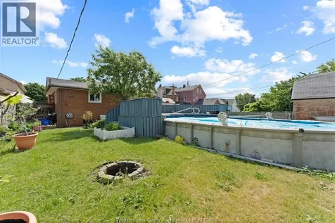 759 Glengarry Avenue Windsor ON N9A 1R4