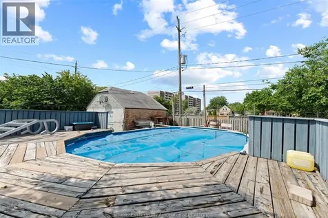 759 Glengarry Avenue Windsor ON N9A 1R4