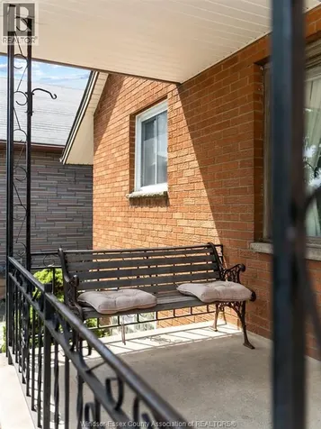 759 Glengarry Avenue Windsor ON N9A 1R4