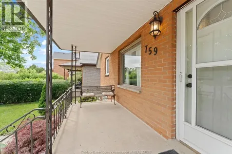 759 Glengarry Avenue Windsor ON N9A 1R4
