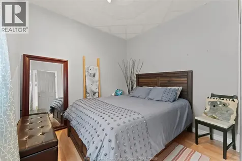 759 Glengarry Avenue Windsor ON N9A 1R4