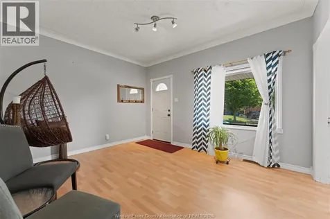 759 Glengarry Avenue Windsor ON N9A 1R4