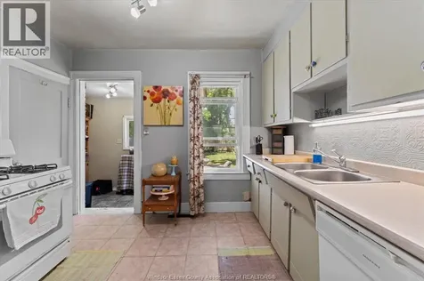 1510 Elsmere Avenue Windsor ON N8X 4H3