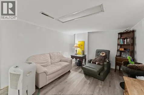 1510 Elsmere Avenue Windsor ON N8X 4H3
