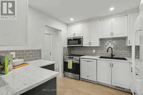 17 Bentbrook Crescent Ottawa ON K2J 3X9