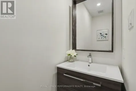 17 Bentbrook Crescent Ottawa ON K2J 3X9