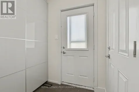 17 Bentbrook Crescent Ottawa ON K2J 3X9