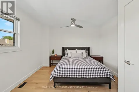 17 Bentbrook Crescent Ottawa ON K2J 3X9