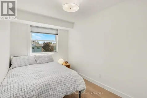 17 Bentbrook Crescent Ottawa ON K2J 3X9