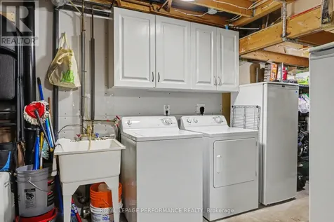 17 Bentbrook Crescent Ottawa ON K2J 3X9
