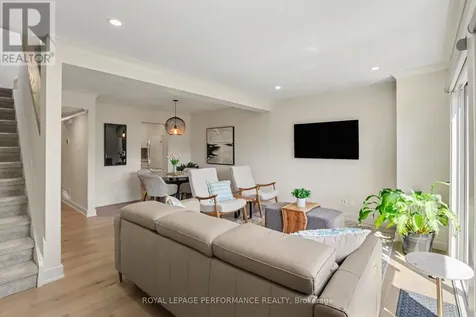 17 Bentbrook Crescent Ottawa ON K2J 3X9
