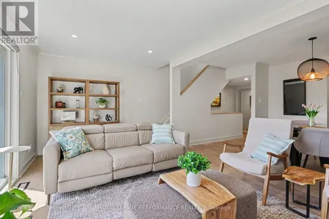 17 Bentbrook Crescent Ottawa ON K2J 3X9