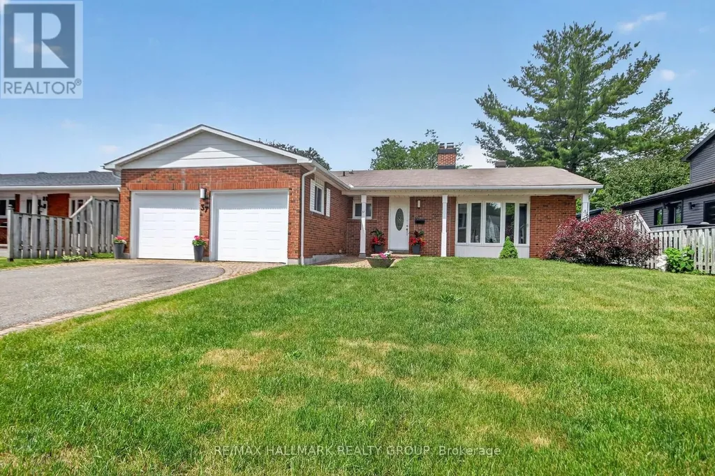 37 Parkwood Crescent Ottawa ON K1B 3J5