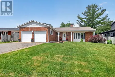 37 Parkwood Crescent Ottawa ON K1B 3J5