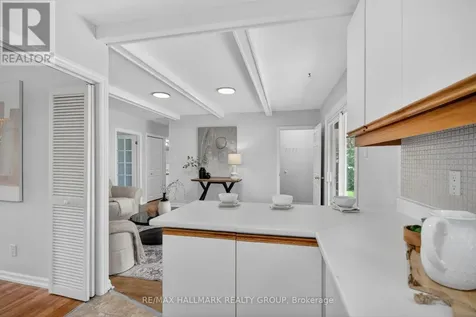 37 Parkwood Crescent Ottawa ON K1B 3J5