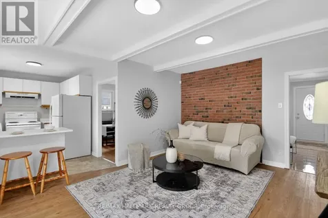 37 Parkwood Crescent Ottawa ON K1B 3J5