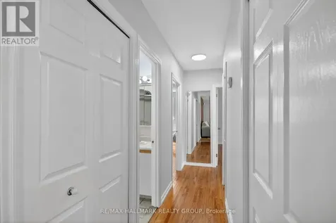 37 Parkwood Crescent Ottawa ON K1B 3J5
