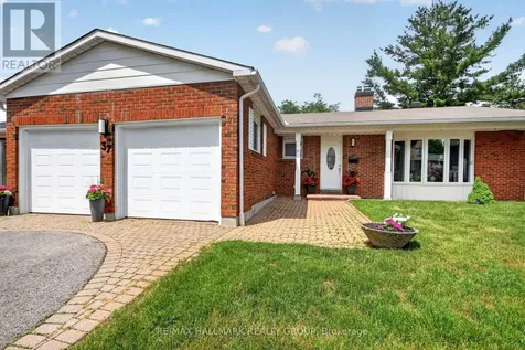 37 Parkwood Crescent Ottawa ON K1B 3J5
